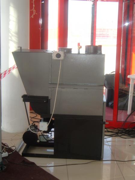 Продаю:             Котёл отопления на твердом топливе,             с механической топкой (уголь)